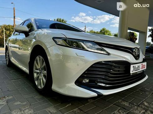 Toyota Camry 2019 - фото 12