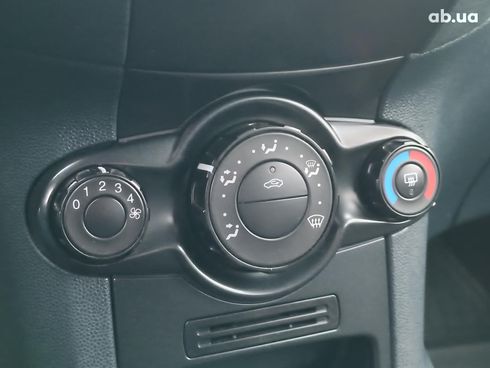 Ford Fiesta 2012 красный - фото 22