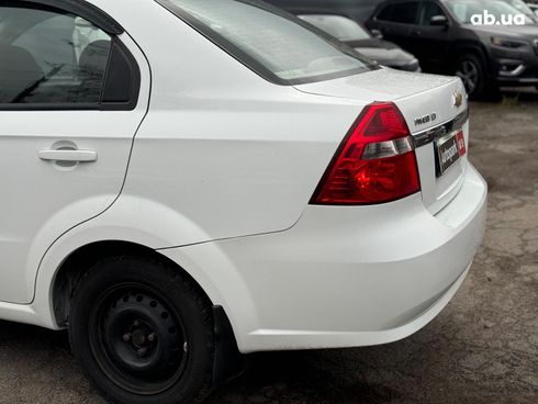 Chevrolet Aveo 2008 белый - фото 9