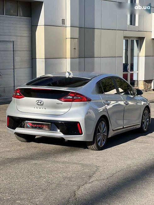 Hyundai Ioniq 2018 - фото 12