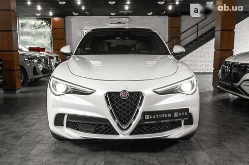 Alfa Romeo Stelvio 2018 - фото 12