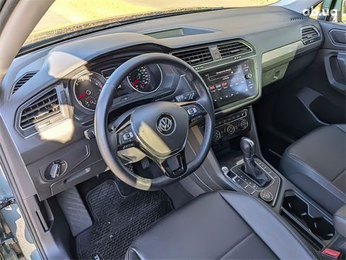 Volkswagen Tiguan 2019 голубой - фото 7