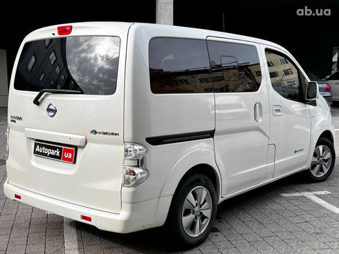 Nissan e-NV200 2018 белый - фото 8