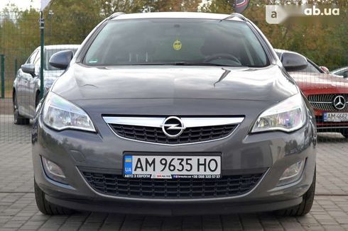 Opel Astra 2011 - фото 4