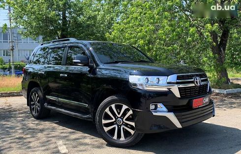 Toyota Land Cruiser 2017 - фото 12