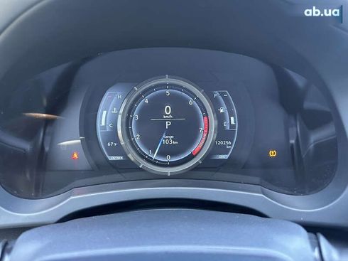 Lexus IS 2015 - фото 20