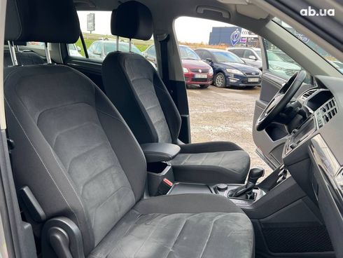 Volkswagen Tiguan 2017 серый - фото 44