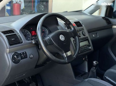 Volkswagen Touran 2009 - фото 24