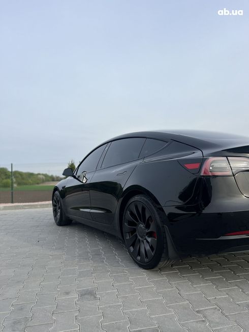 Tesla Model 3 2022 - фото 7