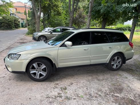 Subaru Legacy 2005 бежевый - фото 8
