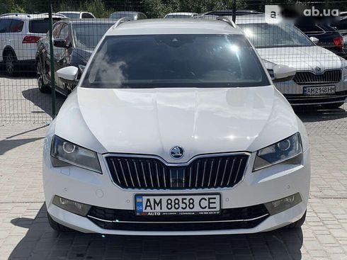 Skoda Superb 2017 - фото 3