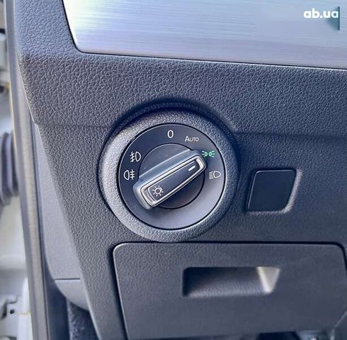 Volkswagen Multivan 2020 - фото 25