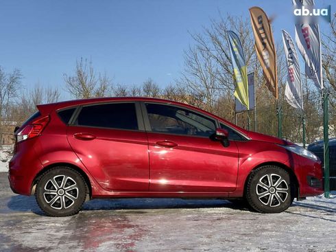 Ford Fiesta 2016 - фото 16