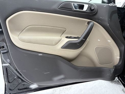 Ford Fiesta 2016 черный - фото 16