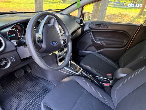 Ford Fiesta 2016 оранжевый - фото 12