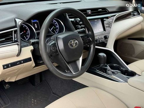 Toyota Camry 2017 - фото 11