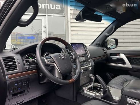Toyota Land Cruiser 2016 - фото 18