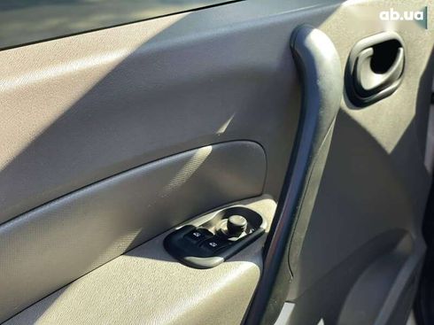 Renault Kangoo 2010 - фото 13