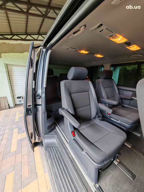 Volkswagen Multivan 2018 бежевый - фото 14