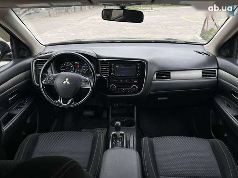 Mitsubishi Outlander 2015 - фото 16
