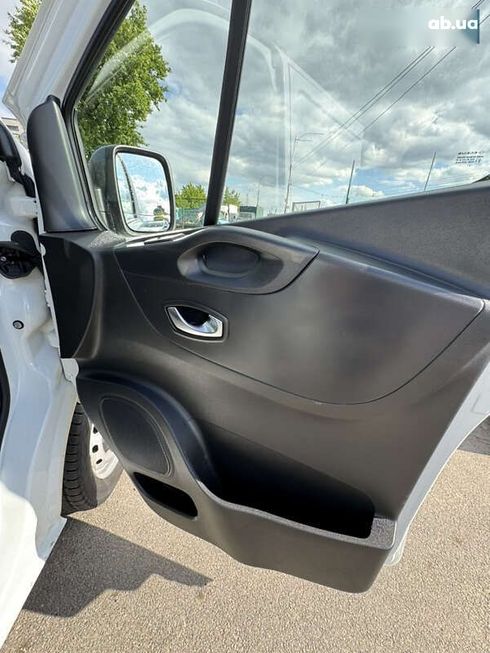 Renault Trafic 2021 - фото 28
