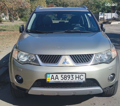 Mitsubishi Outlander XL 2008 - фото 3