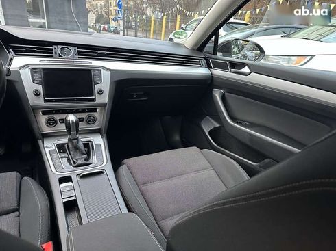 Volkswagen Passat 2016 - фото 25