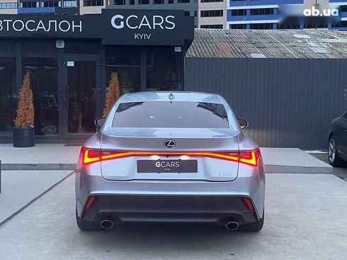 Lexus IS 2021 - фото 6