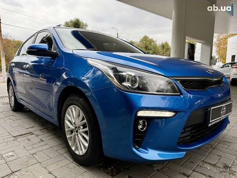 Kia Rio 2018 - фото 9