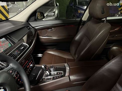 BMW 5 серия 2015 - фото 27