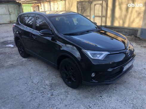 Toyota RAV4 2016 черный - фото 2