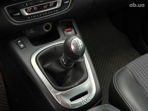 Renault Scenic 2011 белый - фото 52