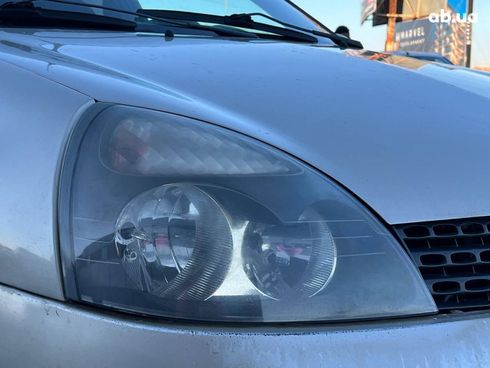 Renault Clio 2006 бежевый - фото 13