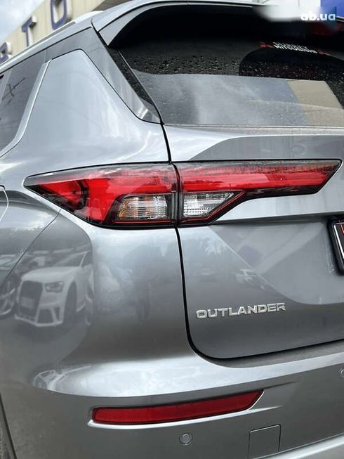 Mitsubishi Outlander 2023 - фото 18