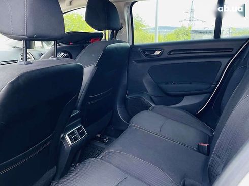 Renault Megane 2017 - фото 13