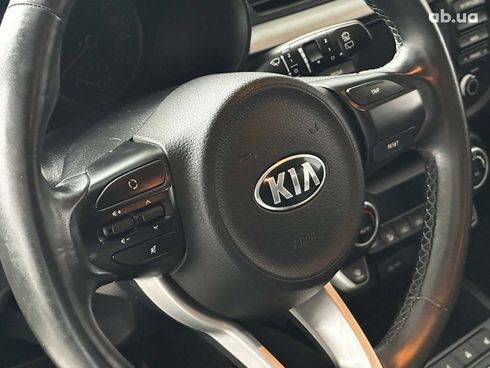 Kia Rio 2018 белый - фото 12