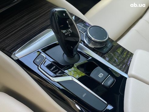 BMW 5 серия 2018 серый - фото 23