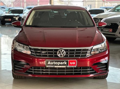 Volkswagen Passat 2018 красный - фото 3