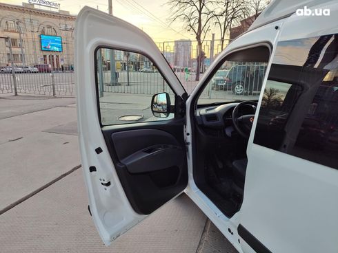 Fiat Doblo 2014 белый - фото 12