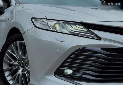Toyota Camry 2020 - фото 12