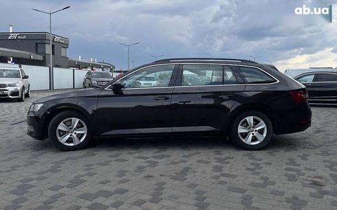 Skoda Superb 2019 - фото 4