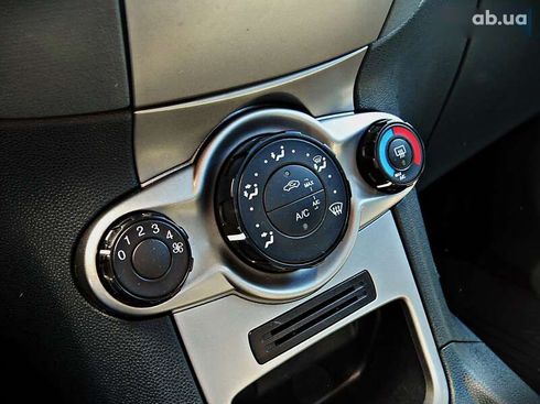 Ford Fiesta 2011 - фото 10