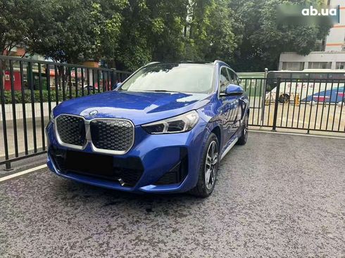 BMW iX1 2023 - фото 2