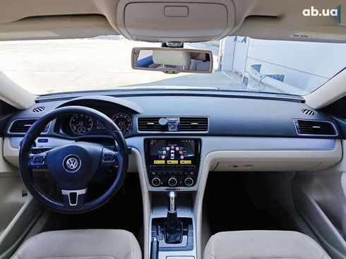 Volkswagen Passat 2012 - фото 13