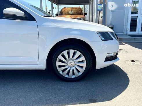 Skoda Octavia 2019 - фото 21