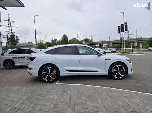 Audi E-Tron 2021 - фото 12