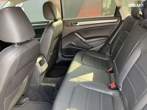 Volkswagen Passat 2017 - фото 15