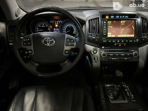 Toyota Land Cruiser 2011 - фото 25