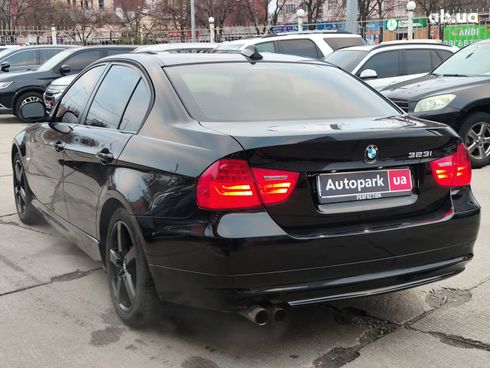 BMW 3 серия 2010 черный - фото 6