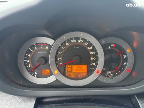 Toyota RAV4 2012 серый - фото 19